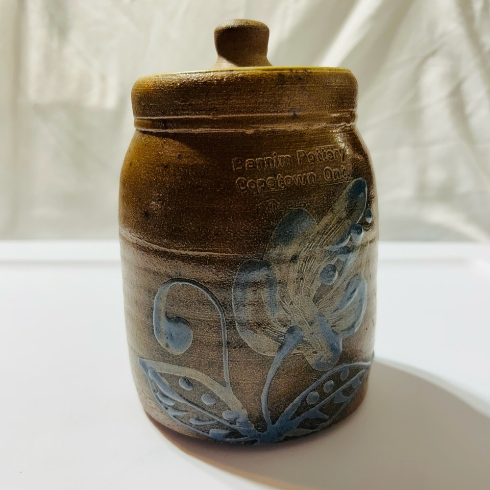 Bernin Pottery, Copetown Ontario
Stoneware, Pottery, Saltglaze.